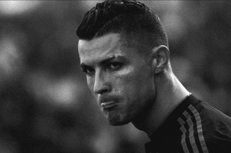 C罗c罗 黑白色调锐利而坚挺的野兽眼神 