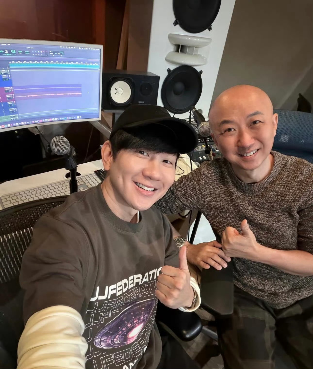 林俊杰  🌀  林俊杰jj20世界巡回演唱会 哥3月份就偷偷藏不住了吗哈哈哈哈