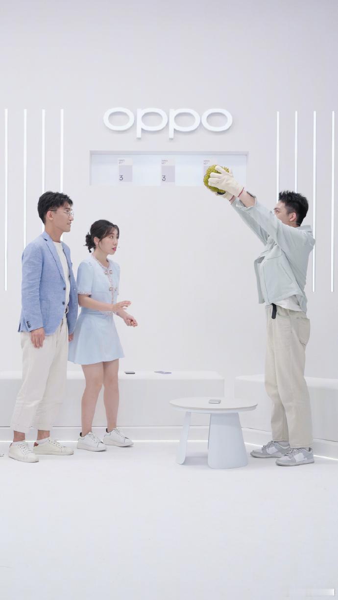 OPPO太了解千元价位段的用户需求了，今下午发布的OPPO A3又整花活了，榴莲