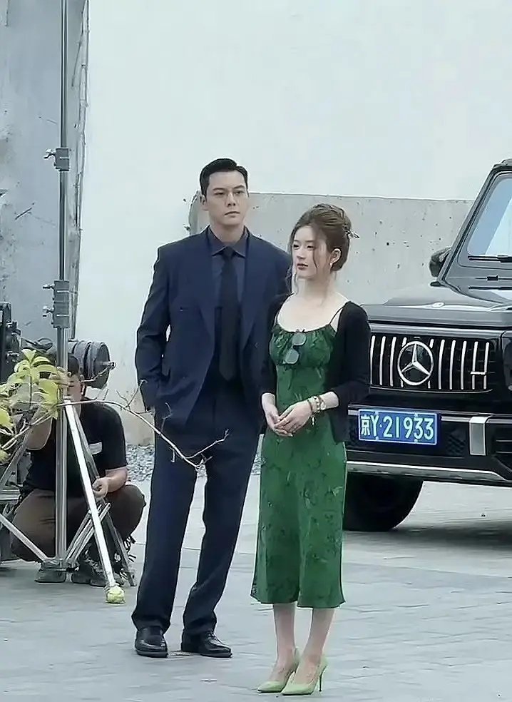 赵露思的头身比好像有点虐啊，像大头娃娃 ​​​