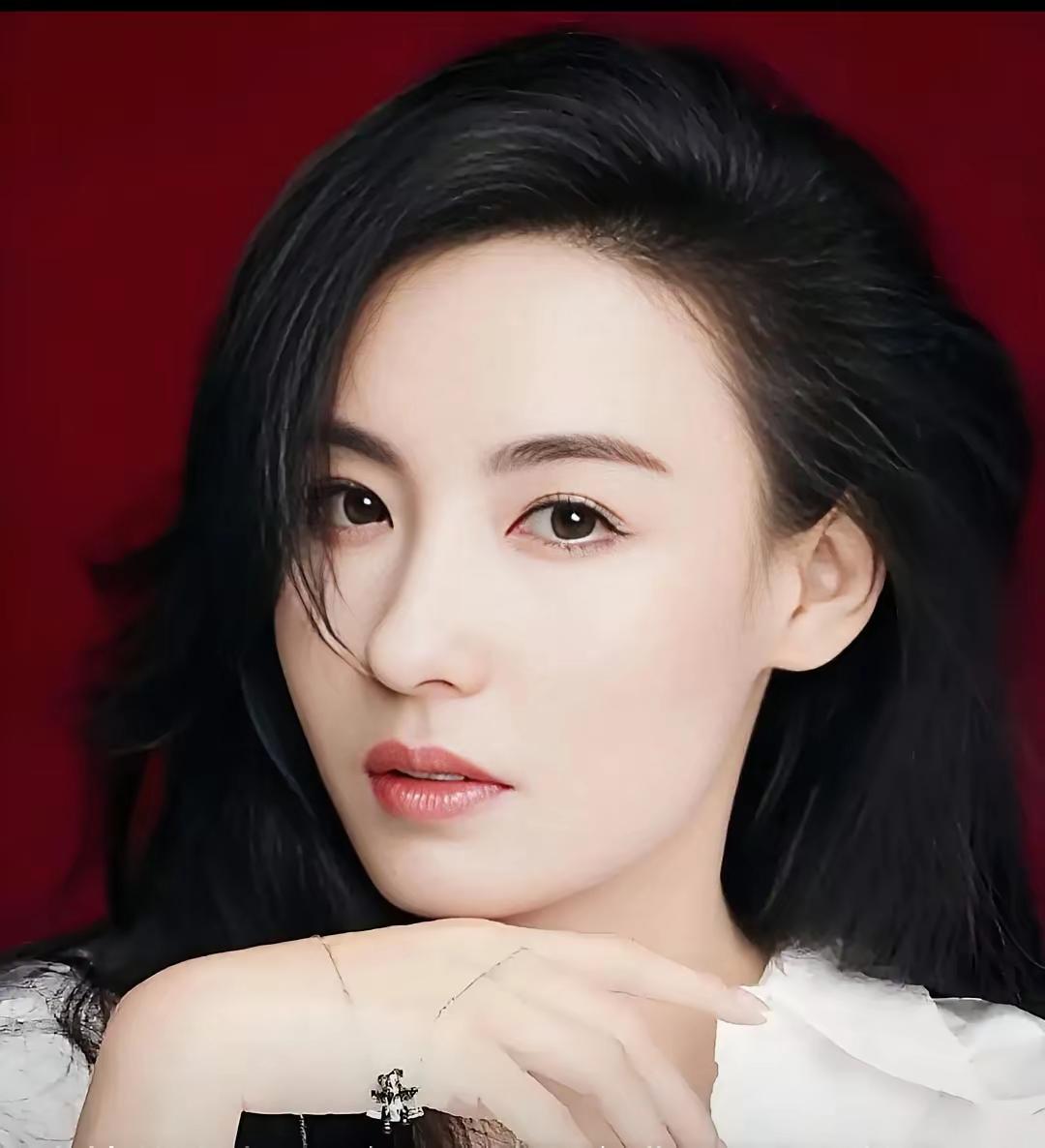 谢贤还是挺认可张柏芝的，财产一半给她，一半给两个孩子。