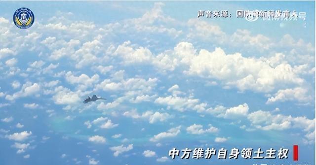 当这句充满杀气的呼喊在南海波涛上空炸响，无数网友的脊梁骨瞬间挺得笔直。这可不是什