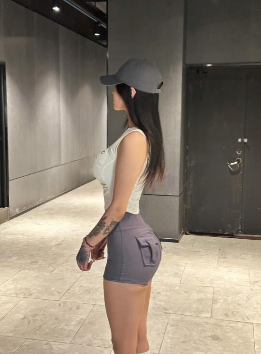 总不能让男朋友一手楼不过来吧