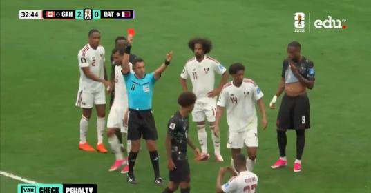 天崩地裂！半场3-0！加拿大彻底踢疯了，狂轰3球直接把亚洲豪强扇懵！😱🔥 大