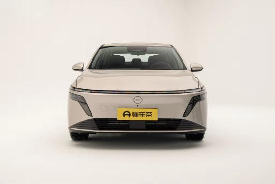 别被“亏电油耗”忽悠了！这才是家用插混该有的底子
很多朋友选插混，最怕的就是“有