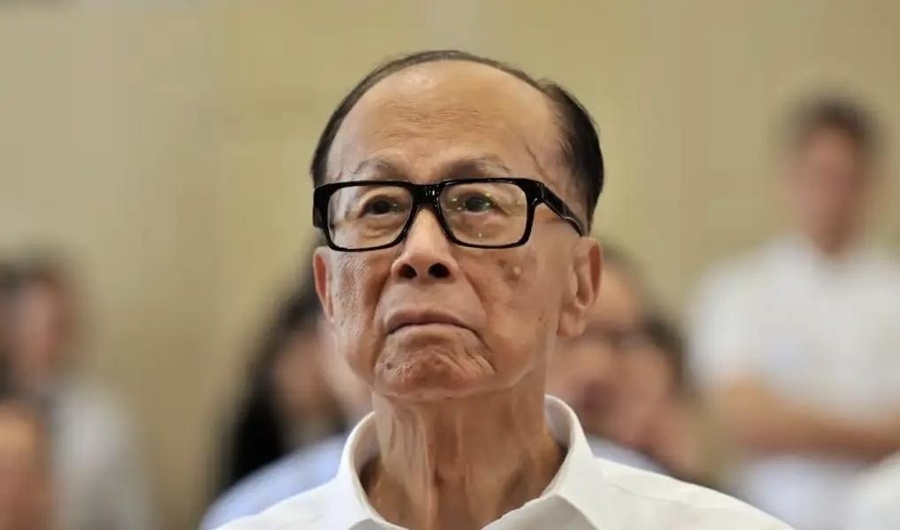 英国也有杀猪盘！李嘉诚跑了！李嘉诚套现千亿大逃亡，英国赚翻的电网都不要了！再不跑