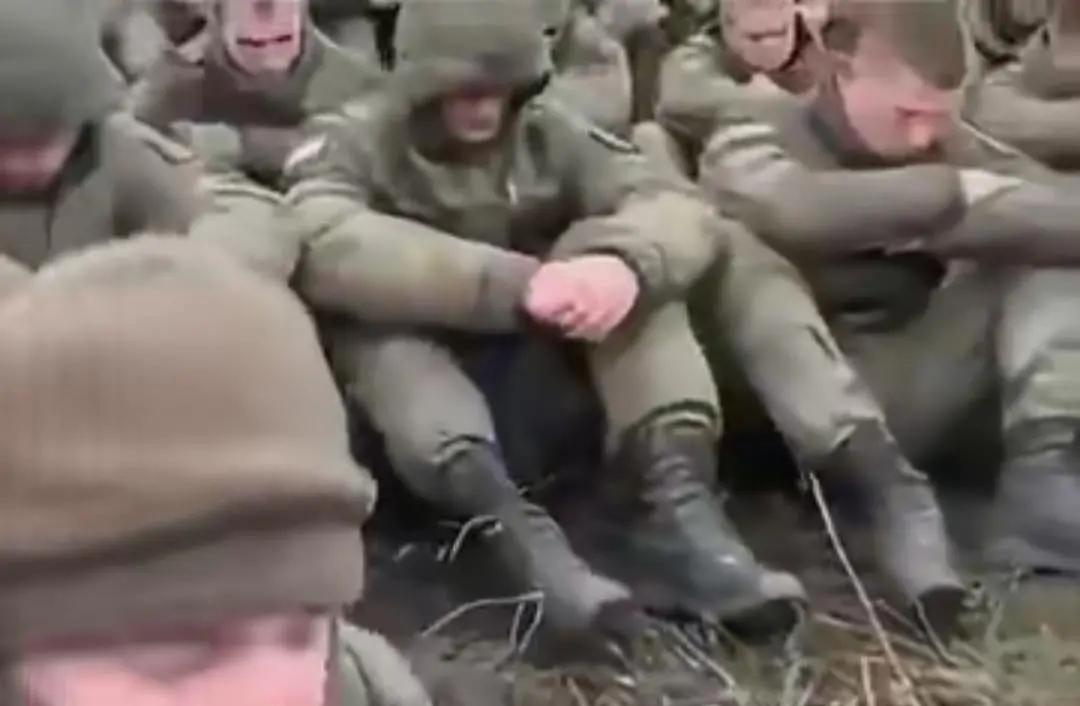 俄被爆出数百名俄军被包围或者已经投降？
据悉，10日左右《诺尔报告》援引视频爆出