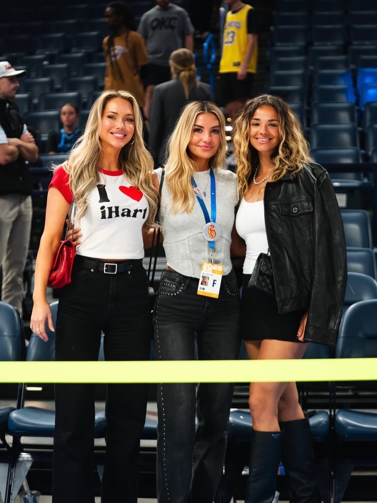 哈腾妻子晒照：In good company，图二是重点。雷霆战胜爵士雷霆vs湖