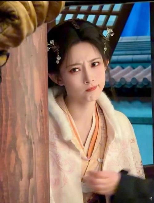 是错觉吗？感觉演了这剧开始嘟嘴卖萌了 