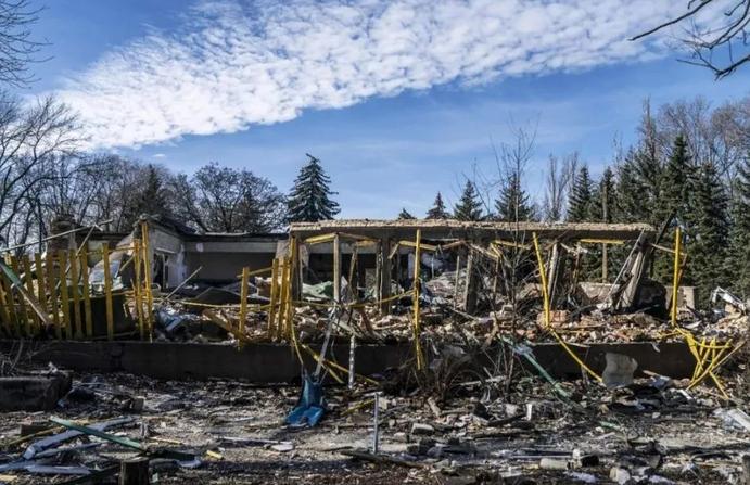 一旦战争爆发，什么东西最值钱？看看俄乌战场就知道了。战争开打后，基辅豪宅跌成白菜