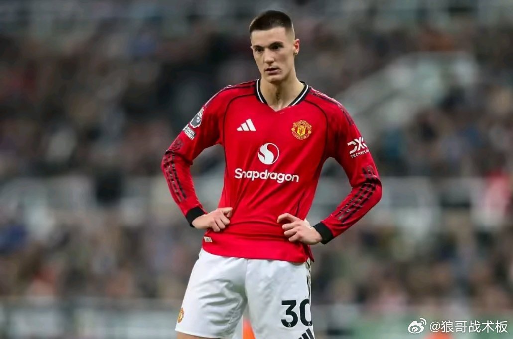 欧文：曼联不能指望用谢什科来争夺冠军，得买个更好的中锋3月25日 曾效力曼联的英