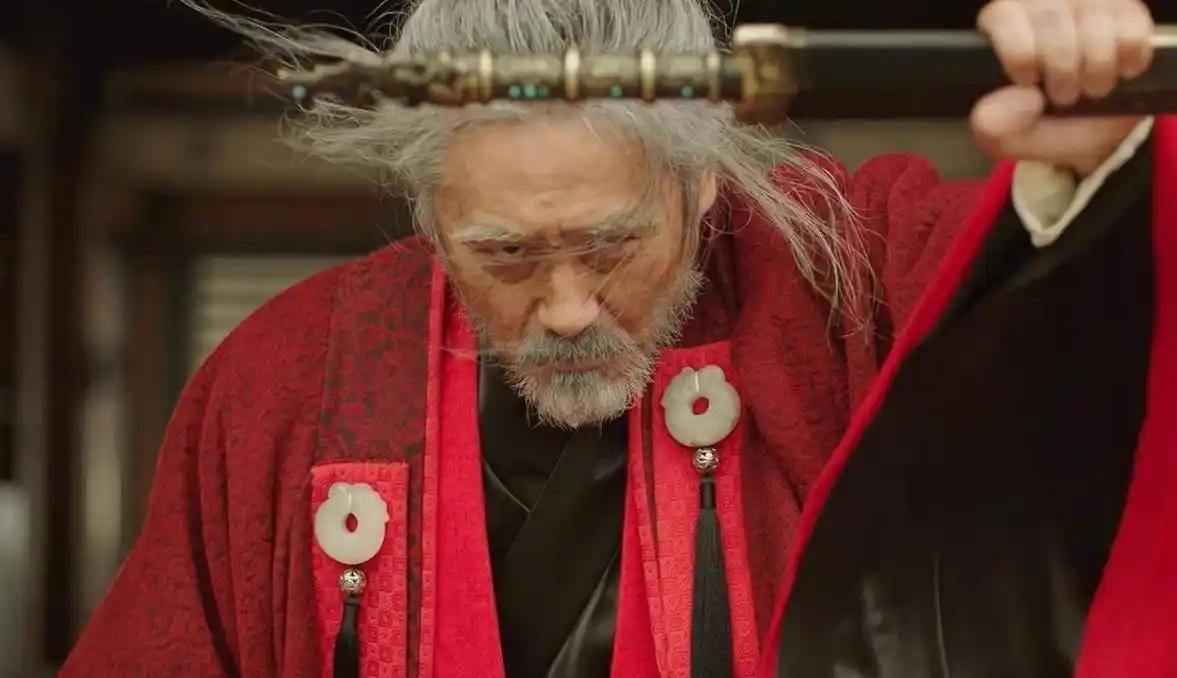 251年，司马懿临死前留下一道禁令：司马家后人一律不准上坟。

这道命令看起来荒