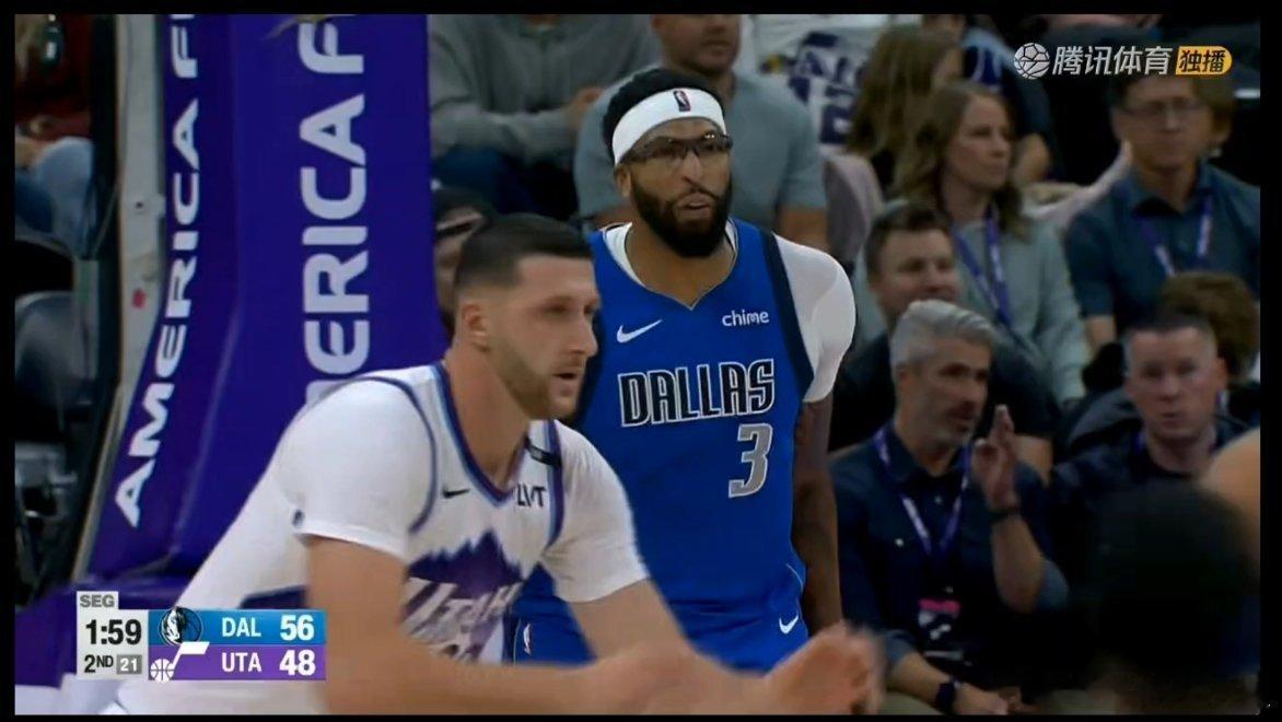 浓眉半场17分！独行侠61-53领先爵士 ​​​