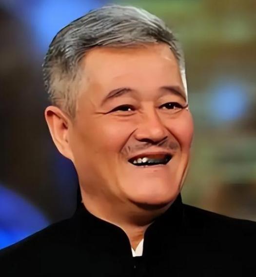 2013年，赵本山当着哈文的面：“既然如此，今年的春晚我不参加了。”说罢转身推门