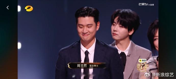 歌手今晚谁是第三个淘汰的人歌手今晚淘汰三人已确定两人《歌手2026》第四期月度决