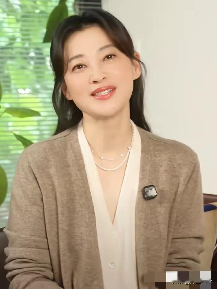 知名演员梅婷在9月4号晚上也开始直播带货，却在短短的几小时内直播翻车，有不少人直