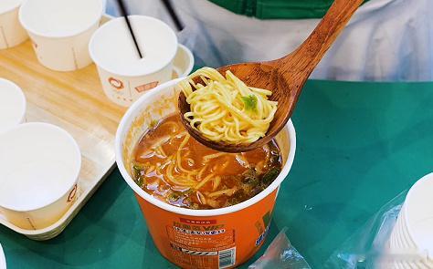 范现国称国标60分他做120分 近日，在第26届中国方便食品大会上，说到趋势，范