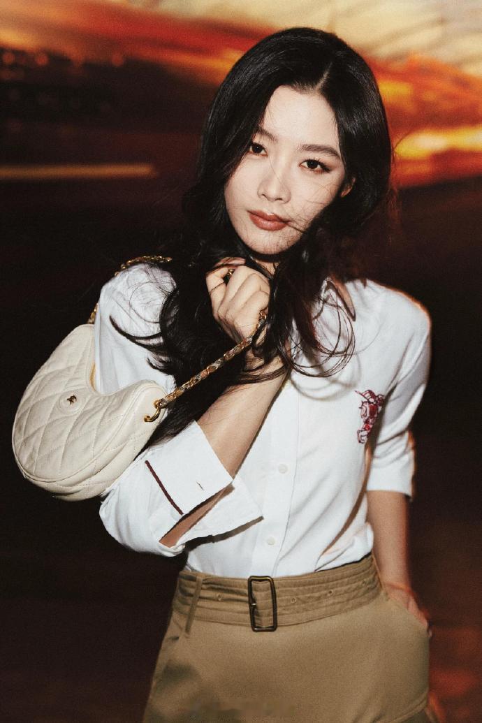 陈丽君Burberry 2026七夕系列宣传大片好有气质的大美人，跟Burber