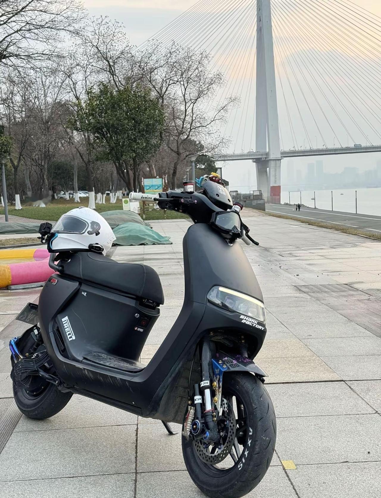 有人嫌弃你开的慢 有人说你翘头技术不够硬 有人说你配置低 而有人只想你平平安安到