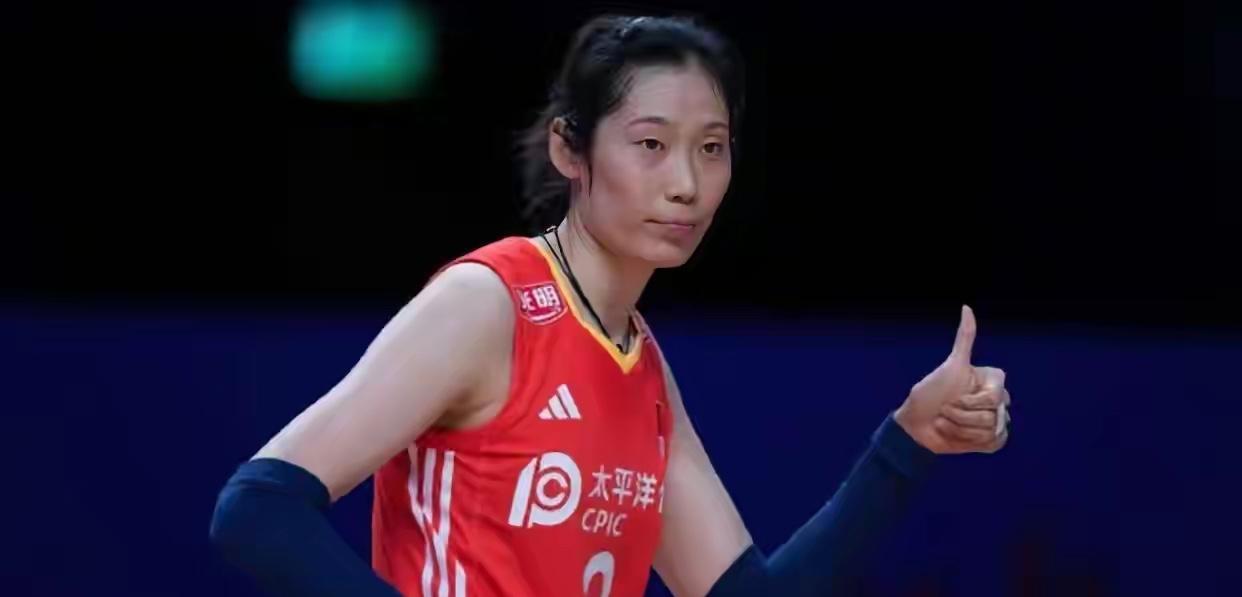 朱婷留洋7年3队，共赚到薪水瓦基弗银行队3年赚到450万欧，斯坎迪奇俱乐部2年赚