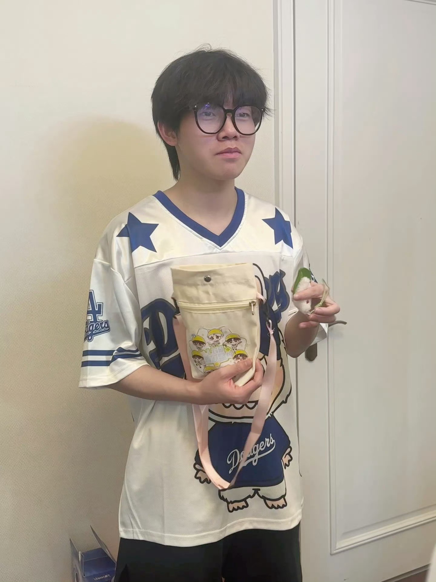 PEL有自己的labubu选手痛衣这波也是穿上啦！图片里有一个人很萌2026PE
