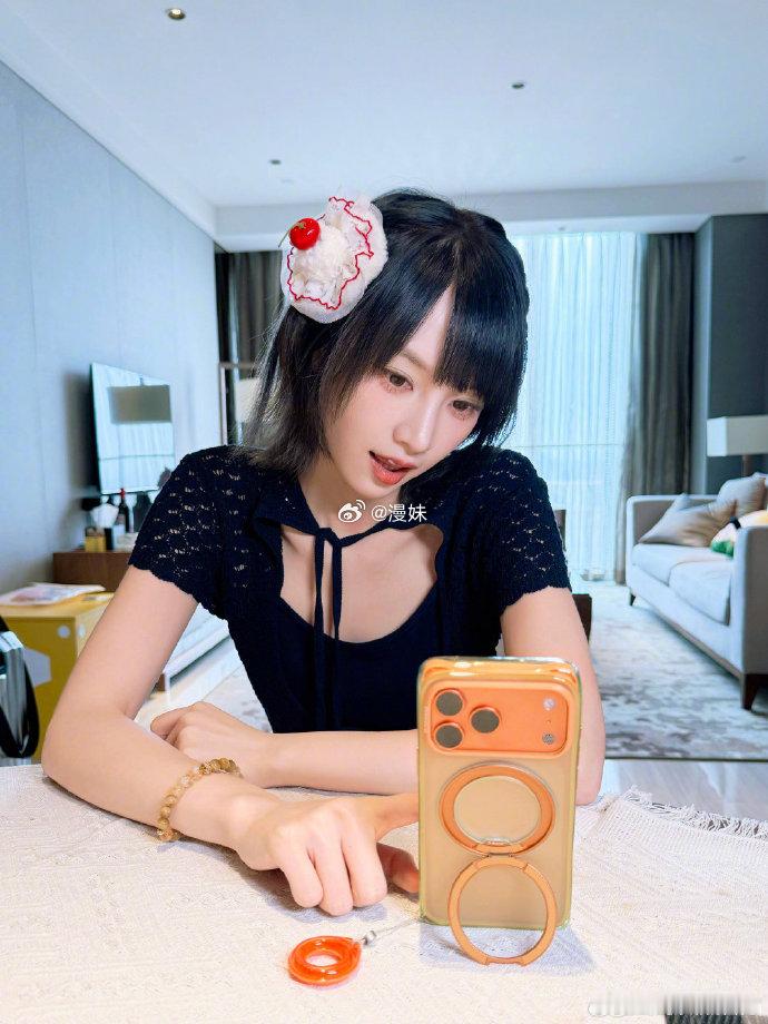 黄灿灿 女生才是有骑士精神的人我家那闺女 黄灿灿勇敢撕掉外界贴给她的各类标签，坦