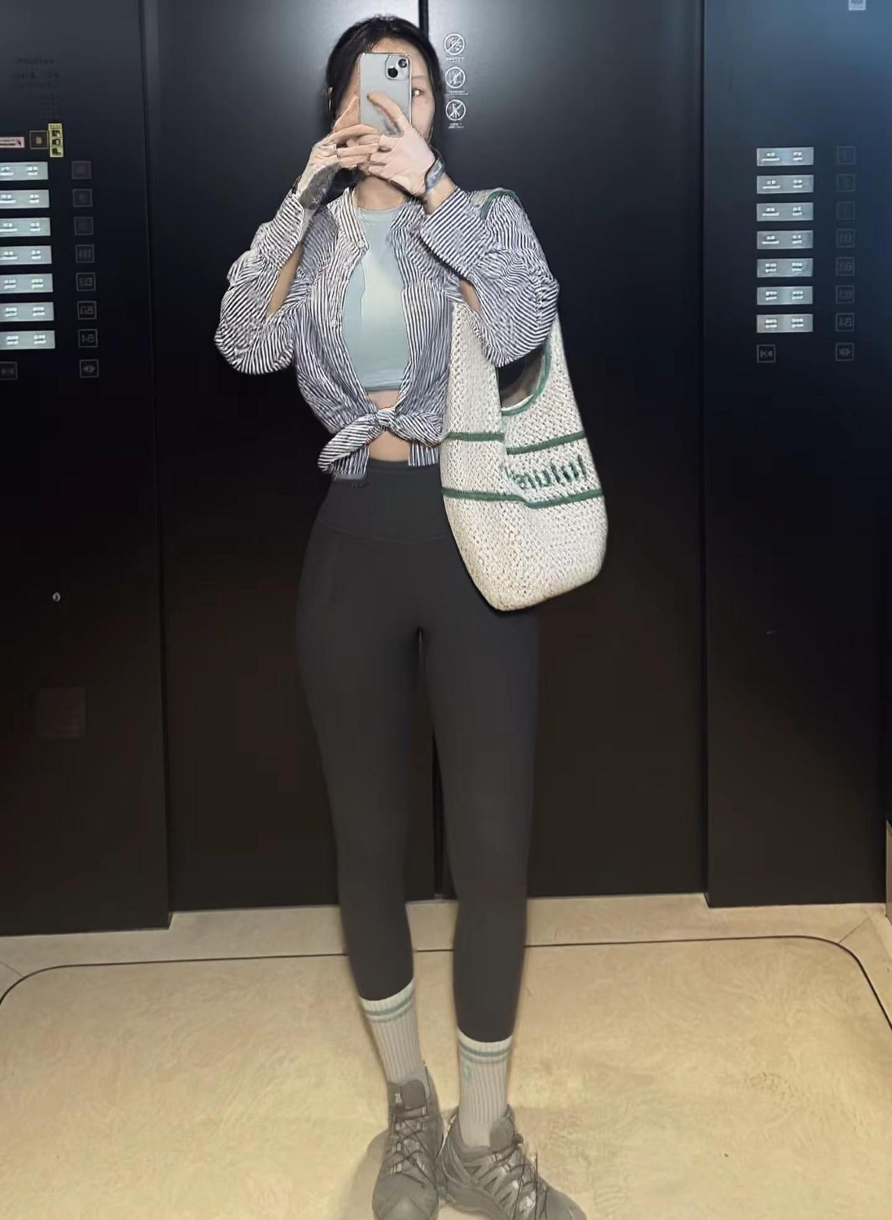 雨夜健身人。高腰显瘦瑜伽裤 显瘦百搭瑜伽裤 显瘦高腰瑜伽裤 外穿高弹力瑜伽裤