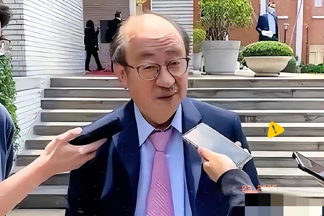 柯建铭这波“搬起石头砸自己的脚”，真是大快人心！“台独”分子的双面操作，终究逃不