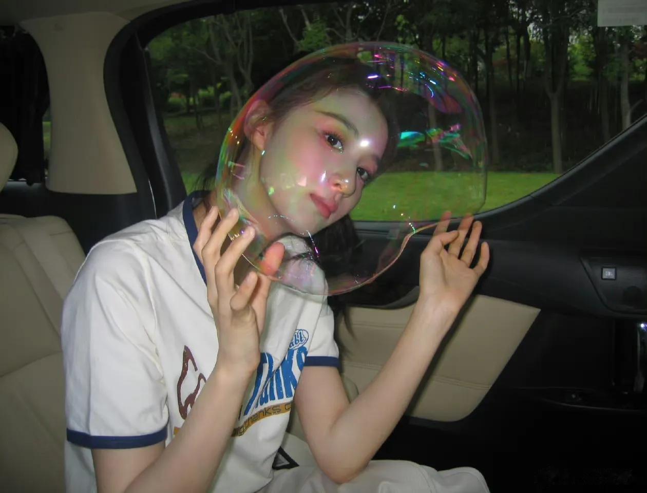杨洋的绯闻女友王楚然感觉变得更加漂亮了。
PS微头条不需要废话文字，往往一两句就