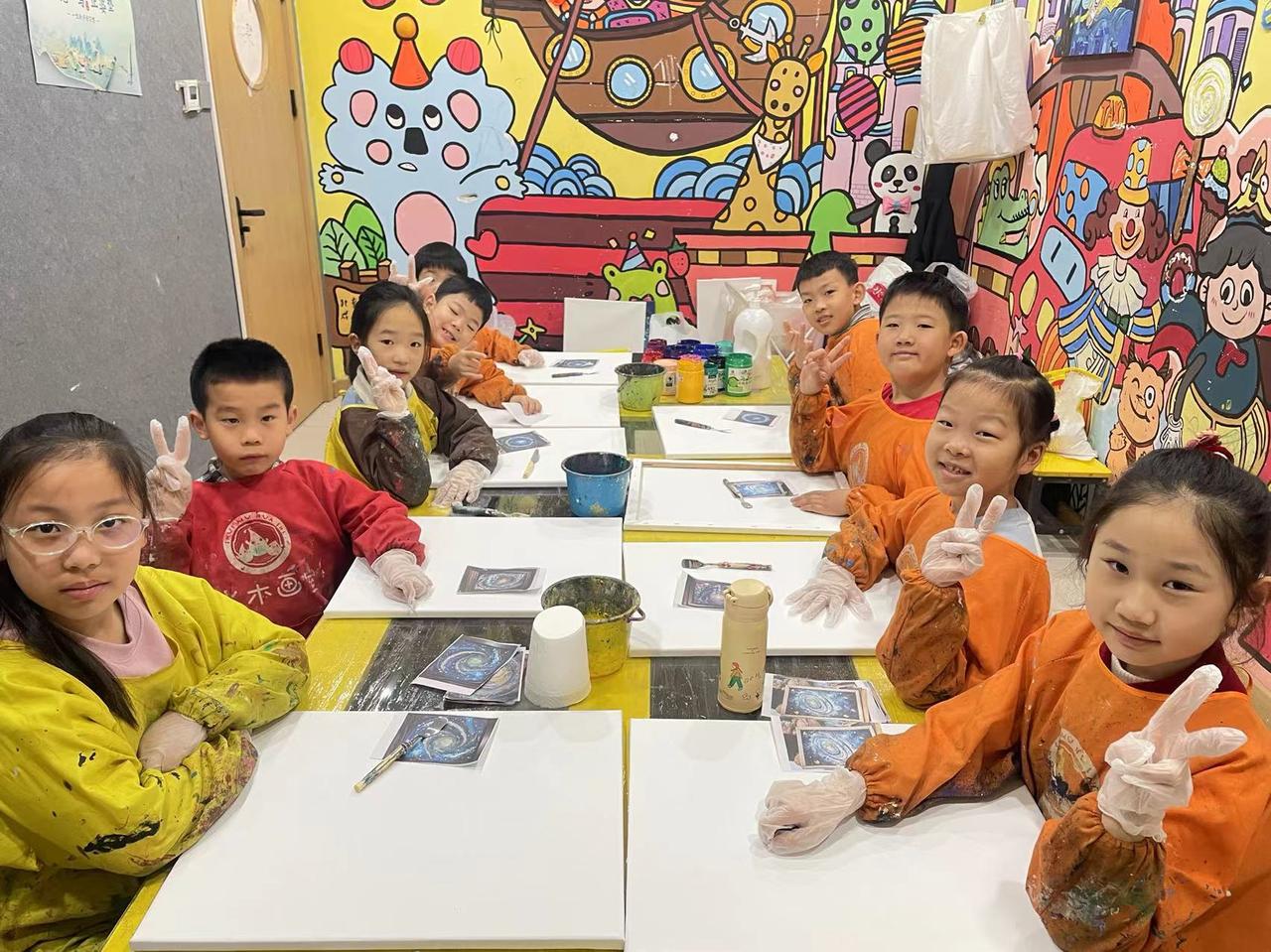 非常认可水木的教学理念，不只是教孩子画得像，更注重培养创造力和审美。孩子上了几节