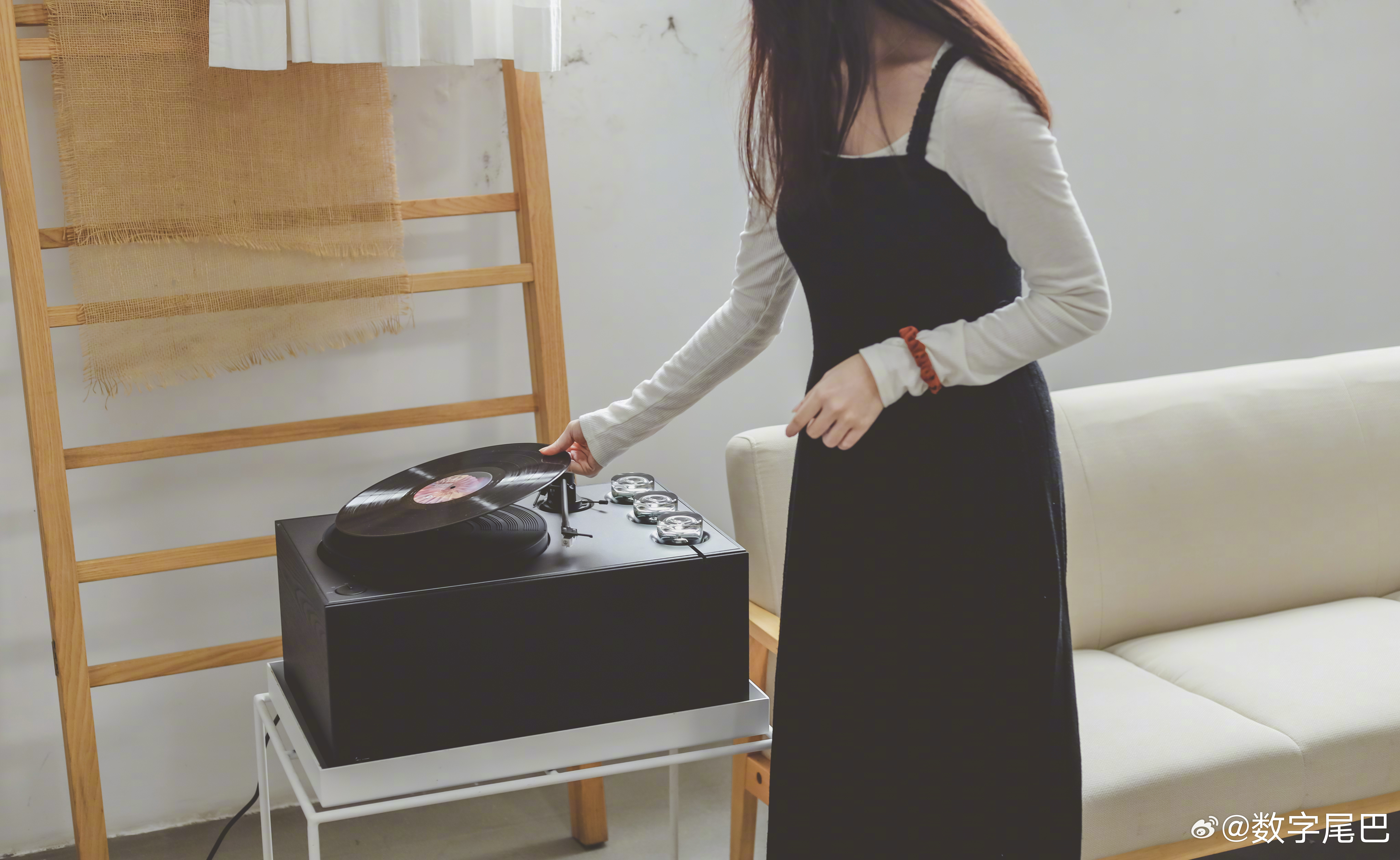 深夜有得聊 QQ 音乐和网易云音乐，犹豫充哪家会员中......别说全买，我只能