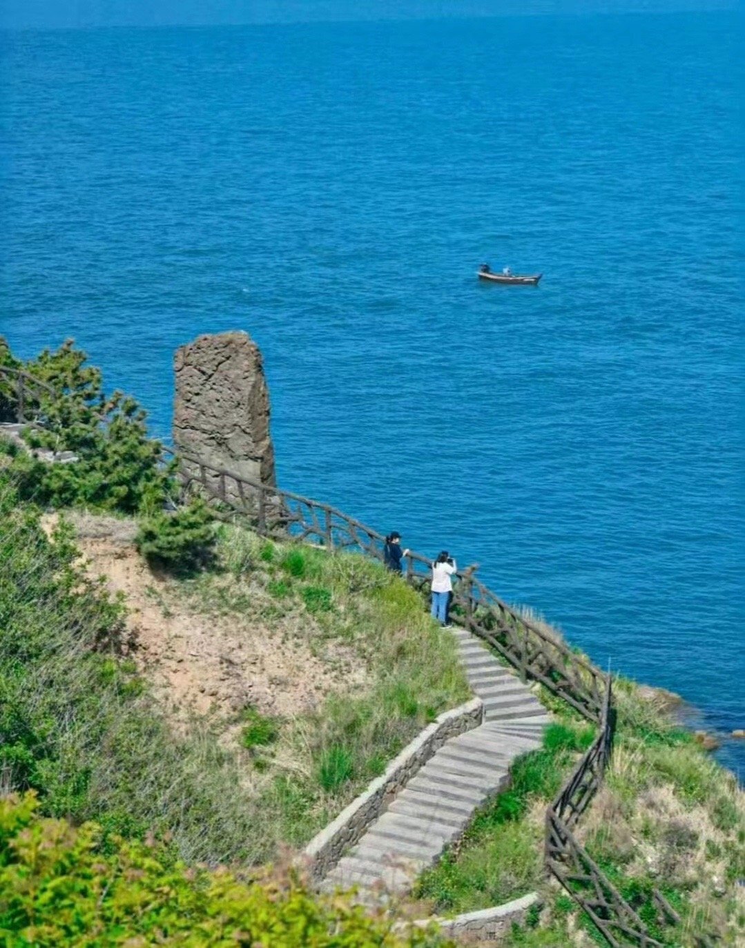 #我的旅行日记#☀️#赵彦彬为威海献唱威海威海# 威海，一座美丽的海滨城市。这里