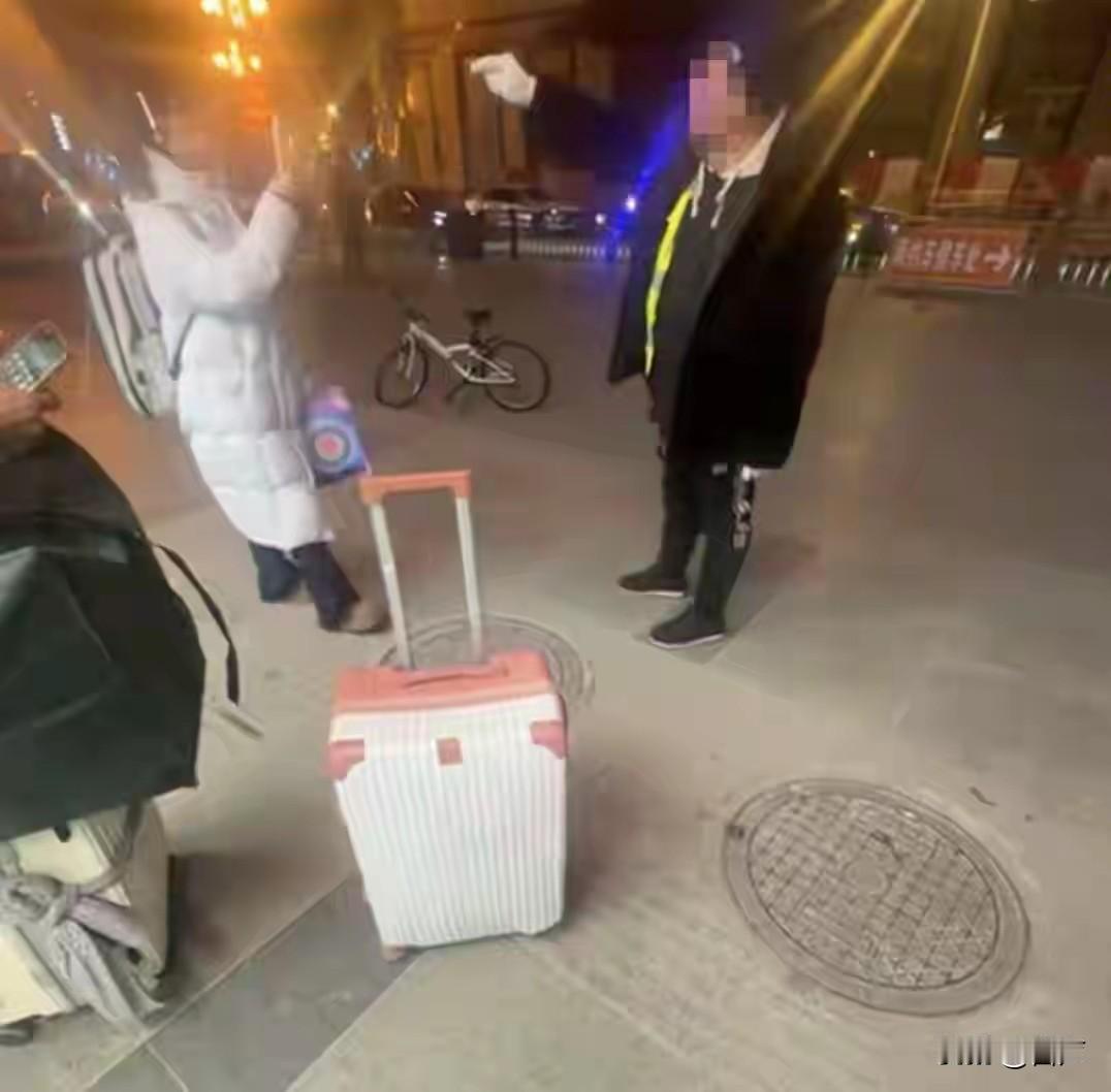 现在长春流行抽啥烟
准备去长春玩几天
备几盒烟给老铁们

这是玩笑话，但长春站那