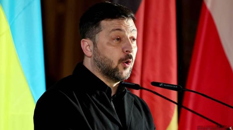 【泽连斯基：若谈判允许俄罗斯接管顿巴斯，乌克兰民众“永远不会原谅”】
弗拉基米尔