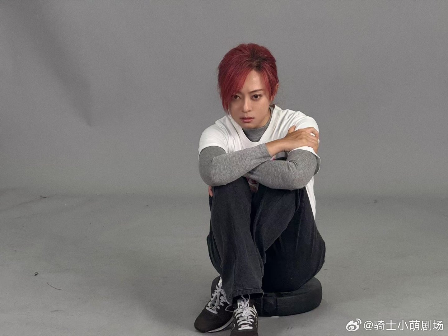 孙俪邓超真夫妻假情头孙俪邓超有红发情头了孙俪全新红发海报气场拉满，和邓超曾经的红