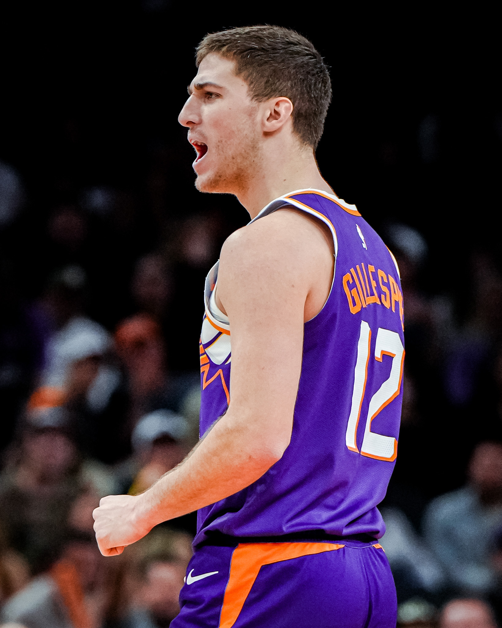 谈到G2的对决，吉莱斯皮表示球队必须在进攻端找回凝聚力：“虽然场上有单打（ISO