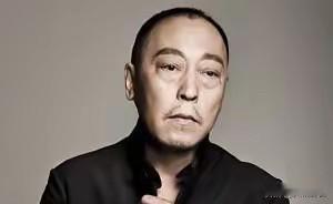 1983年筹拍《高山下的花环》时，谢晋导演亲自到中戏选角，结果他在操场上一眼就相