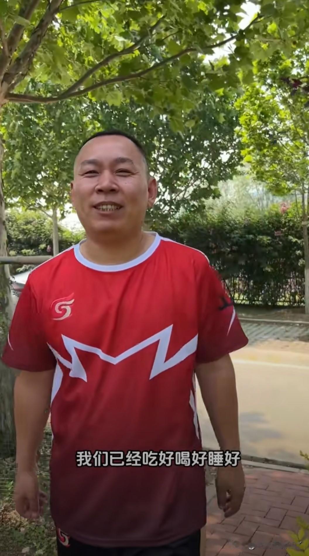 JJ斗地主四条：永远挂着笑，却是赛场最不容小觑的狠人！
初见四条，觉得他是佛系选