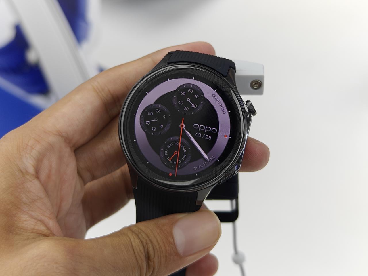 说实话，买数码产品，真的去线下看看才有底！
这两天OPPO Watch X开售，