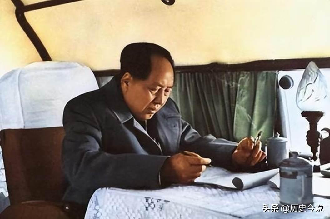 握7年蒋氏方向盘，陪43天重庆行程，老司机邰学海看透天下大势
 
阅读此文前，诚