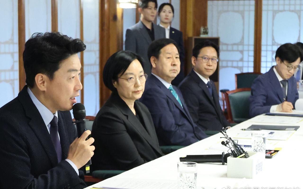 【韩国拟用晶片税收 投资新增长引擎】
韩国政府计划设立“未来应对基金”（futu