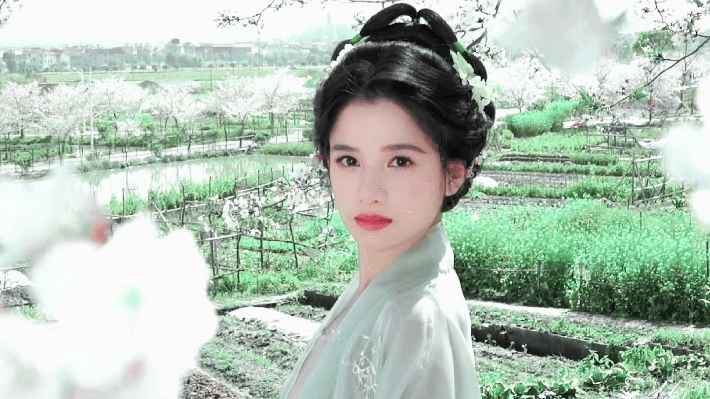 张婧仪张婧仪zjy张婧仪野狗骨头 “在这个充满爱意的世界里 我想把我那一份爱留给
