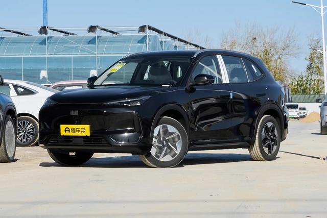9月23日，吉利银河旗下紧凑型SUV——新款银河E5车型正式上市，新车售价区间为