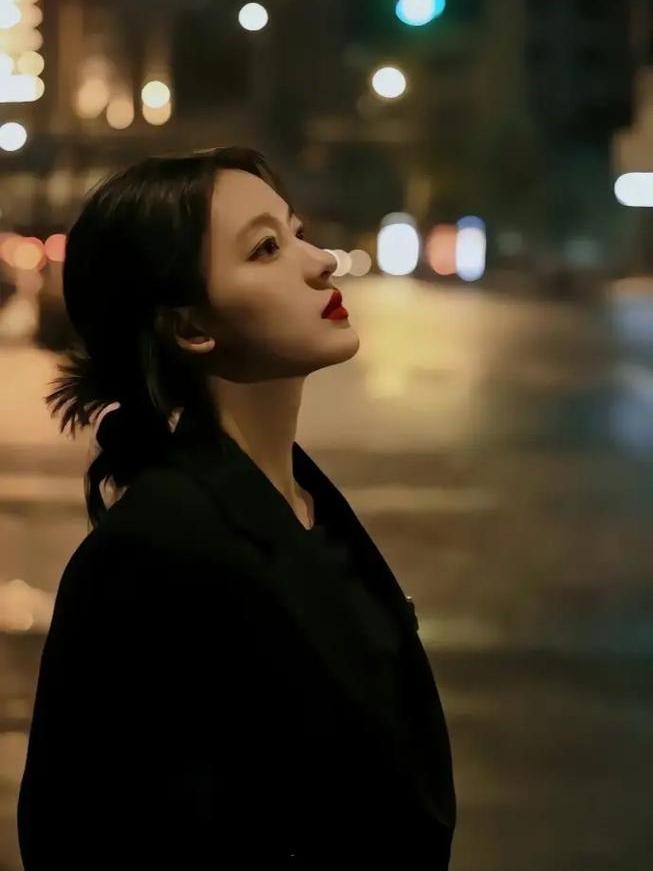 真正通透的人，早把生活过成了“减法”
 
越长大越懂，杨绛先生说的“通透”，才是