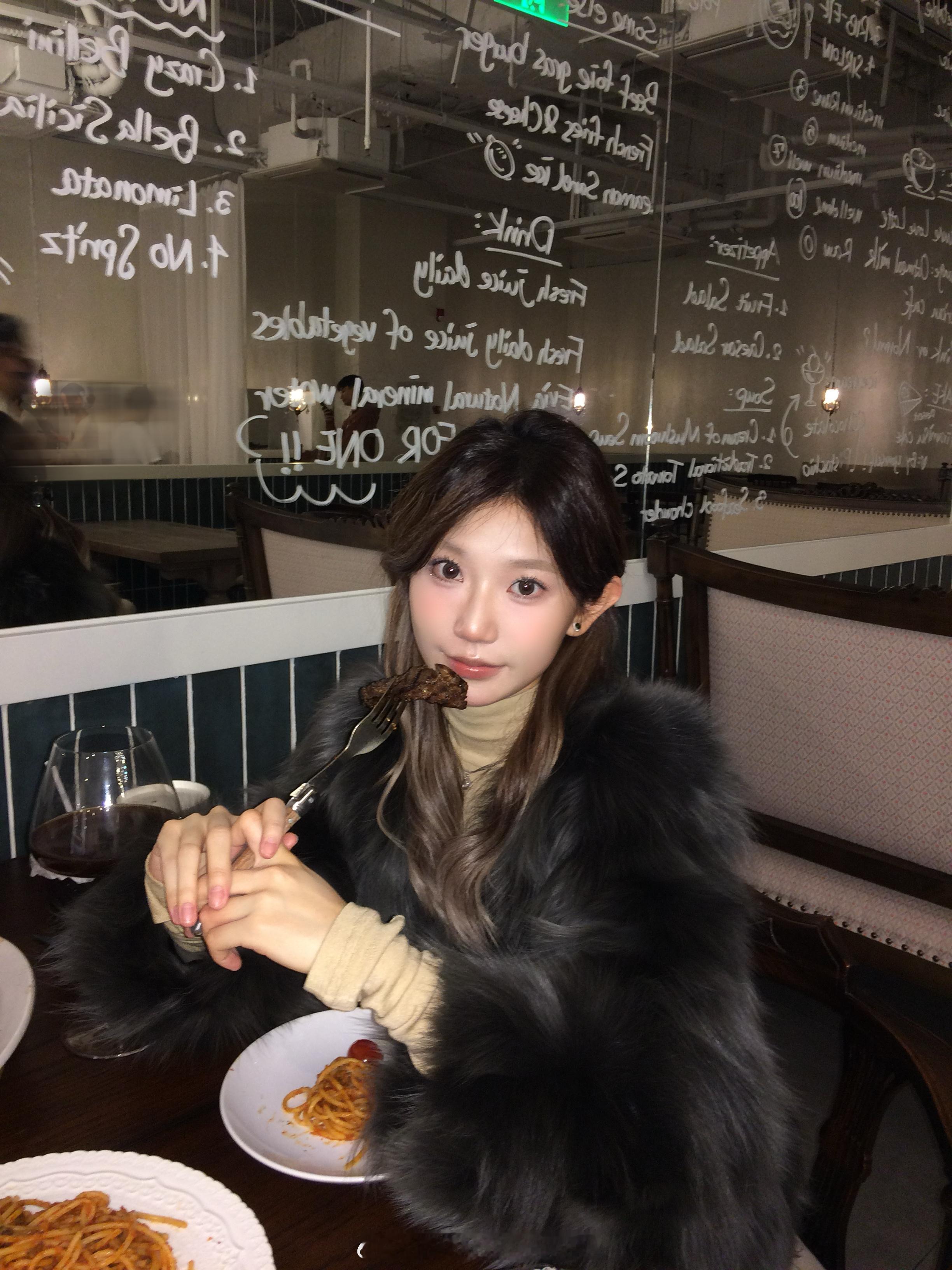 (⋆ ͒•‧•⑅ ͒)✩*🥨 