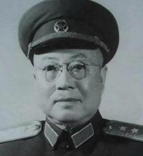 1946年，郭天民瞒着聂荣臻，把一万多该复员的老兵藏在了部队里，政委刘道生发现后