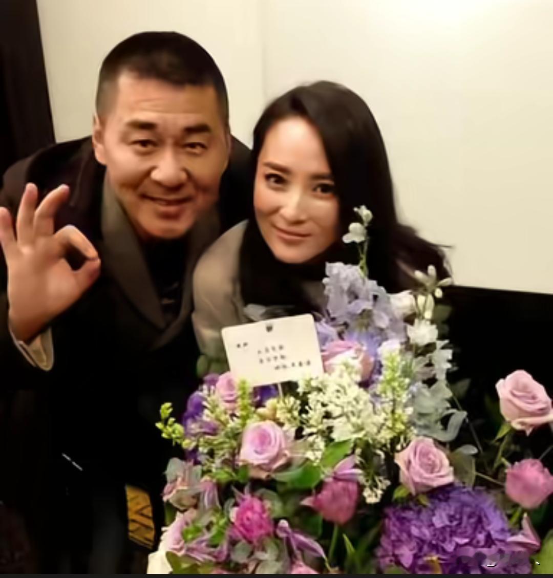 陈建斌和蒋勤勤两人因戏生情，结婚15年恩爱如初。虽然和吴越相爱5年，但蒋勤勤只用