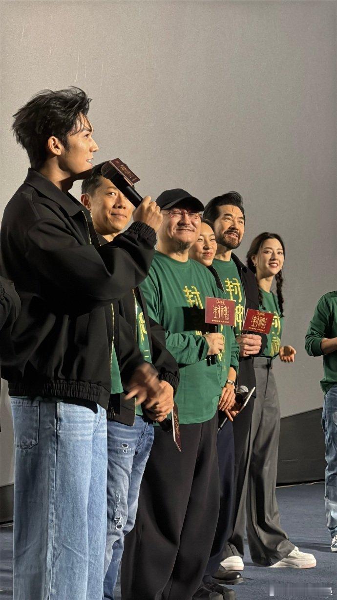 陈牧驰戏里叫娜然妈脑补的是袁泉  陈牧驰这波操作，让人捧腹大笑！脑补袁泉老师的脸