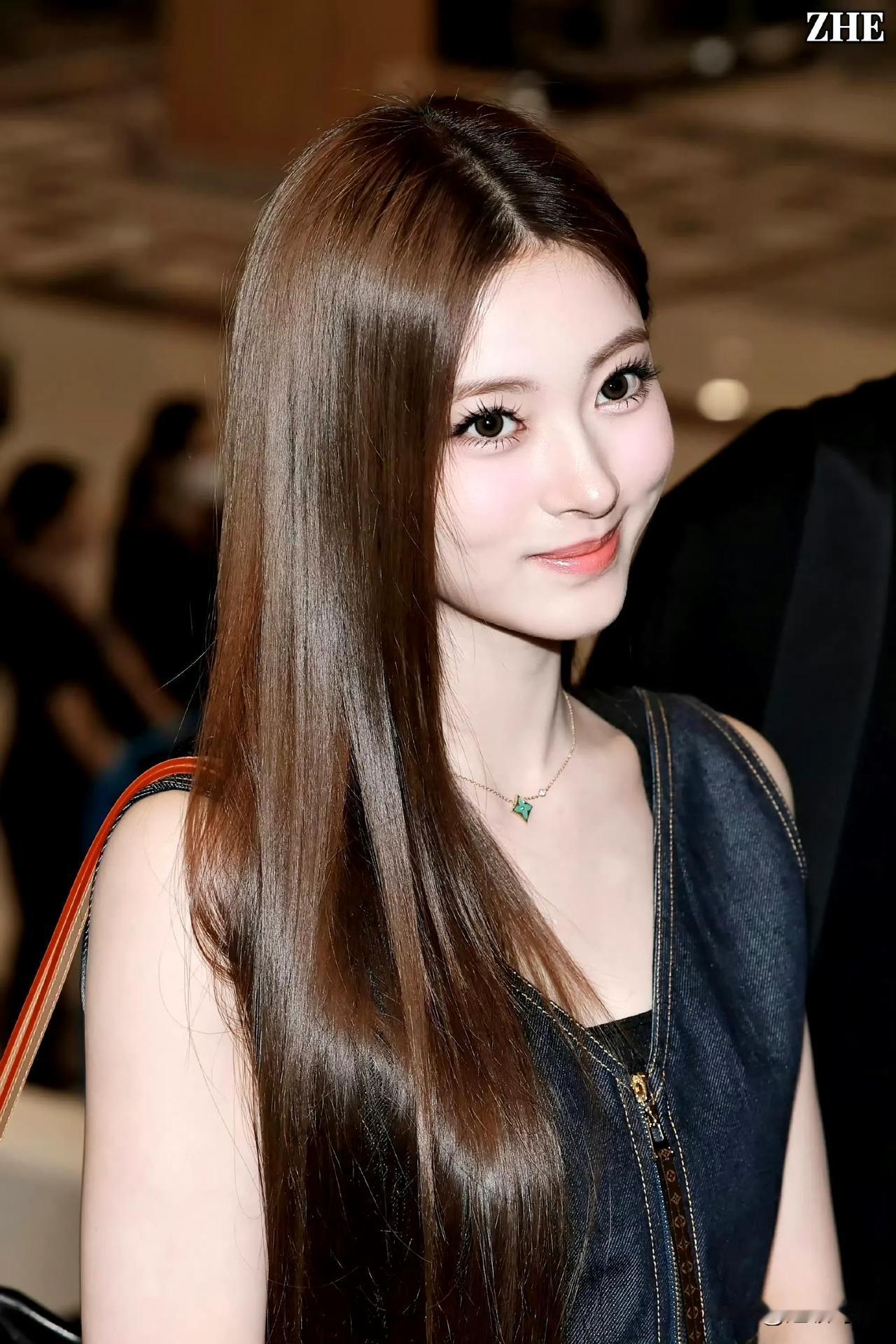 田中杏奈，长着一张经济上行的脸 ​