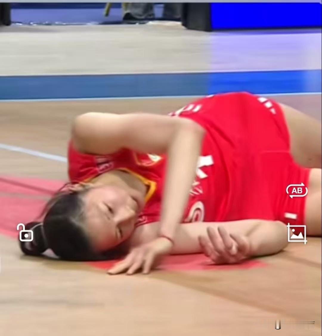 【为什么？】
为什么是吴梦洁？
为什么是李盈莹？
为什么是朱婷？
不幸的人各有各